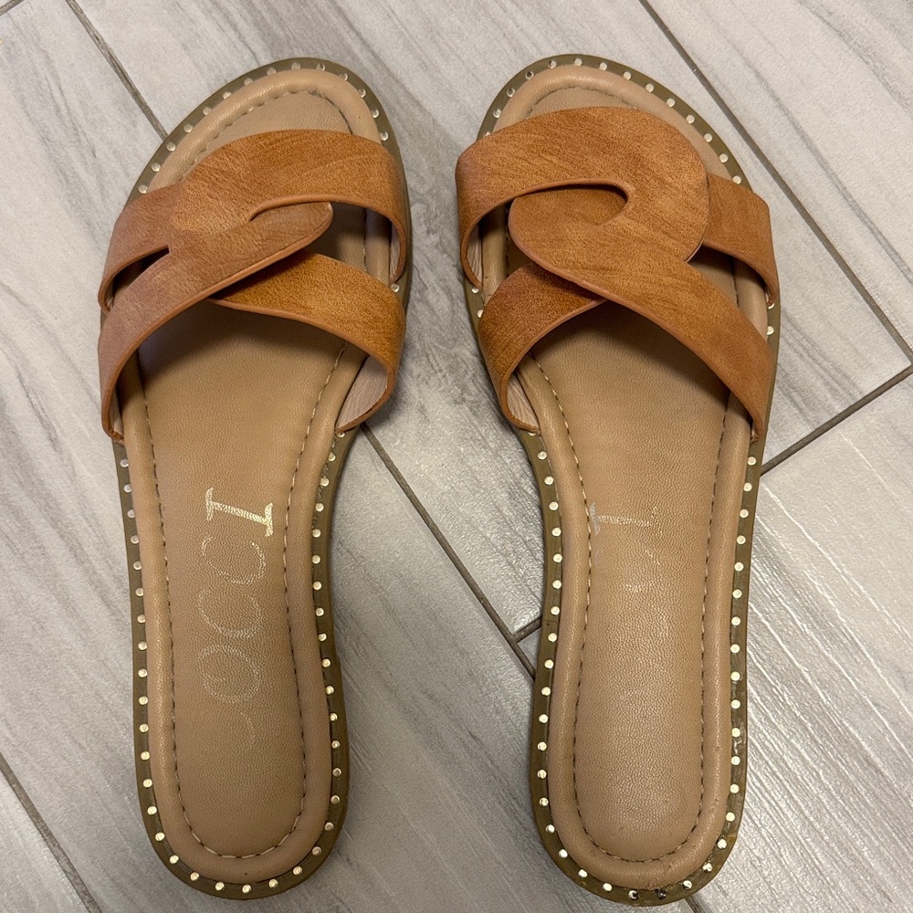 Women's Tan Slide Sandals